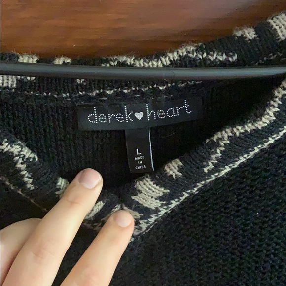 Top - Picture 2 of 3